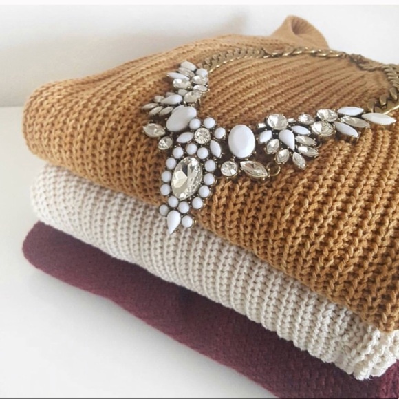 White Statement Necklace - Picture 7 of 7